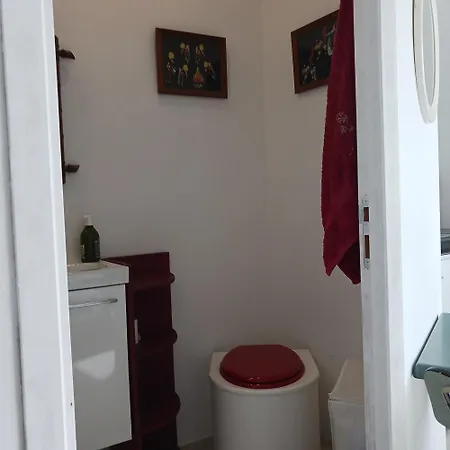 Petit Avec Jardin Et Piscine Frühstückspension *